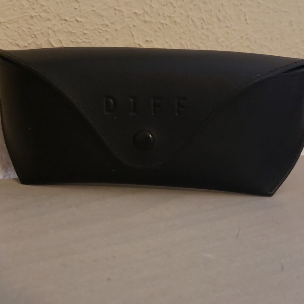 Diff eyewear glasses case